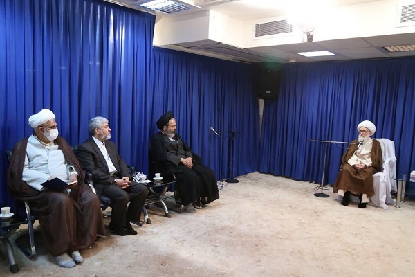 آیت‌الله حسین نوری‌همدانی از مراجع معظم تقلید شیعه