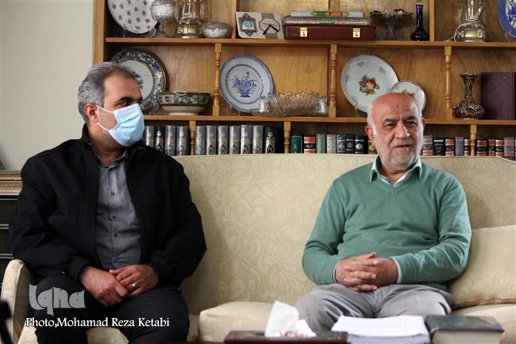 از ترجمه کلمه به کلمه آیات قرآن به زبان فارسی فصیح تا ترجمه به زبان انگلیسی و فرانسه