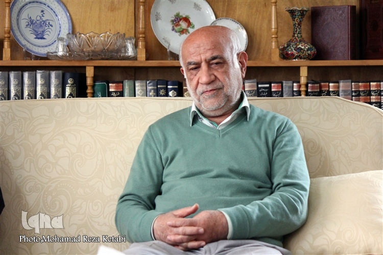 علی اکبر فامیل روحانی استاد دانشگاه مترجم قرآن