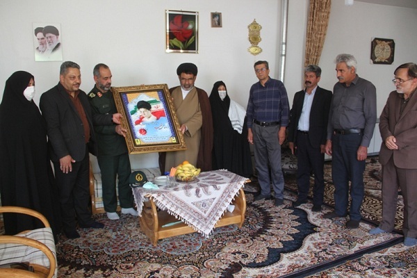 تجلیل از خانوده شهدای روحانی 