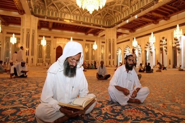 نقش عمان در گسترش علوم قرآنی و اسلامی بررسی می‌شود