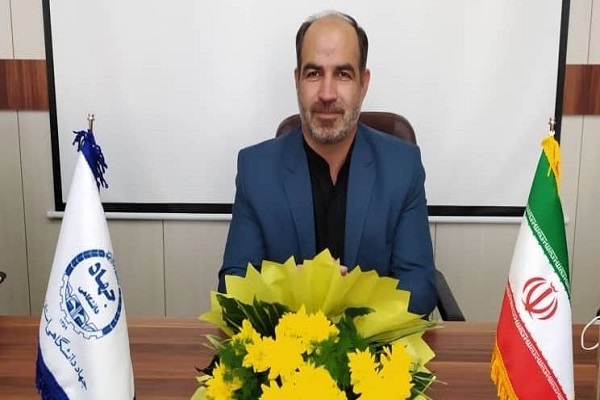تولد هزار نوزاد ثمره فعالیت بخش درمان جهاد دانشگاهی استان مرکزی مدیر مجتمع درمانی جهاددانشگاهی استان مرکزی از تولد هزار نوزاد از ابتدای فعالیت این مجتمع درمانی تاکنون خبر داد و افزود: موضوع ناباروری یکی از مسائل مهم جامعه و حوزه درمان به شمار میرود. به گزارش ایکنا از استان مرکزی، به نقل از روابط عمومی جهاددانشگاهی استان مرکزی، محمد طالبی، مدیر مجتمع درمانی جهاددانشگاهی استان، از تولد هزار نوزاد از ابتدای فعالیت این مجتمع درمانی تاکنون خبر داد و افزود: موضوع ناباروری یکی از مسائل مهم جامعه و حوزه درمان به شمار میرود. وی تصریح کرد: مرکز فوق تخصصی درمان ناباروری جهاددانشگاهی استان از سال 1393 به صورت رسمی فعالیت خود را آغاز کرده و به عنوان اولین مرکز درمان ناباروری در غرب کشور توانسته خدمات مطلوبی به هموطنان استان و سایر استانها ارائه دهد. طالبی ادامه داد: این مرکز درمانی مجهز به دستگاههای پیشرفته درمان ناباروری است و تمامی مراحل درمان ناباروری در استان انجام میشود و نیازی به ارجاع زوجین برای دریافت خدمات درمانی به سایر استانها نیست. تاکنون هزار نوزاد در مجتمع درمانی جهاددانشگاهی استان متولد شدهاند که در این میان چندین مورد دوقلو و سه قلویی بوده است. این مقام مسئول در رابطه با هزینههای درمان ناباروری، اظهارکرد: امروزه هزینه درمان زوجین نابارور تا حدودی با حمایت بیمه تأمین شده و مانعی برای فرزنددار شدن آنان وجود ندارد. تولد هزار نوزاد ثمره فعالیت بخش درمان جهاد دانشگاهی استان مرکزی مدیر مجتمع درمانی جهاددانشگاهی استان مرکزی از تولد هزار نوزاد از ابتدای فعالیت این مجتمع درمانی تاکنون خبر داد و افزود: موضوع ناباروری یکی از مسائل مهم جامعه و حوزه درمان به شمار میرود. به گزارش ایکنا از استان مرکزی، به نقل از روابط عمومی جهاددانشگاهی استان مرکزی، محمد طالبی، مدیر مجتمع درمانی جهاددانشگاهی استان، از تولد هزار نوزاد از ابتدای فعالیت این مجتمع درمانی تاکنون خبر داد و افزود: موضوع ناباروری یکی از مسائل مهم جامعه و حوزه درمان به شمار میرود. وی تصریح کرد: مرکز فوق تخصصی درمان ناباروری جهاددانشگاهی استان از سال 1393 به صورت رسمی فعالیت خود را آغاز کرده و به عنوان اولین مرکز درمان ناباروری در غرب کشور توانسته خدمات مطلوبی به هموطنان استان و سایر استانها ارائه دهد. طالبی ادامه داد: این مرکز درمانی مجهز به دستگاههای پیشرفته درمان ناباروری است و تمامی مراحل درمان ناباروری در استان انجام میشود و نیازی به ارجاع زوجین برای دریافت خدمات درمانی به سایر استانها نیست. تاکنون هزار نوزاد در مجتمع درمانی جهاددانشگاهی استان متولد شدهاند که در این میان چندین مورد دوقلو و سه قلویی بوده است. این مقام مسئول در رابطه با هزینههای درمان ناباروری، اظهارکرد: امروزه هزینه درمان زوجین نابارور تا حدودی با حمایت بیمه تأمین شده و مانعی برای فرزنددار شدن آنان وجود ندارد.