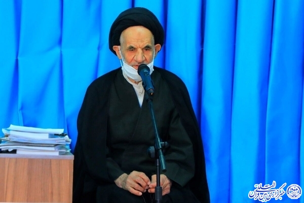 خدمات نهادهای انقلابی در راستای رشد و تعالی انسانی باشد