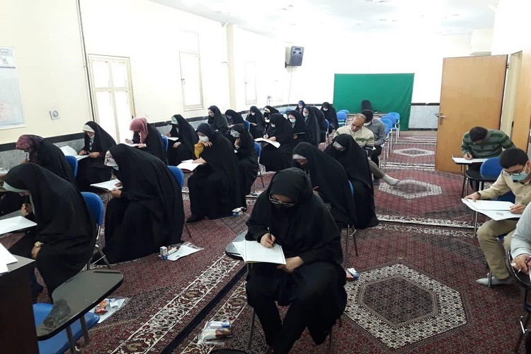 آزمون اعطای مدرک با حضور 34 حافظ قرآن ملایری برگزار شد