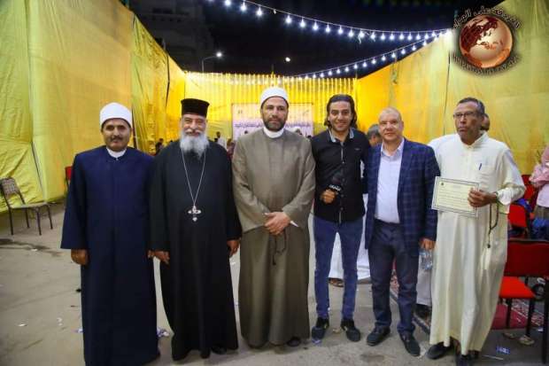 مشارکت کشیش مسیحی در مراسم تجلیل از برگزیدگان مسابقه حفظ قرآن کریم در مصر
