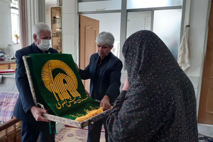 شمیم عطر رضوی در منزل خانواده زندانی نیازمند در یزد پیچید