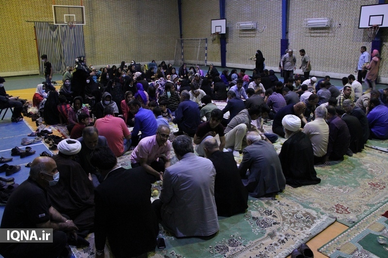 عکس | ضیافت افطاری رهبر انقلاب با حضور روشندلان قرآنی و هنری در بوشهر