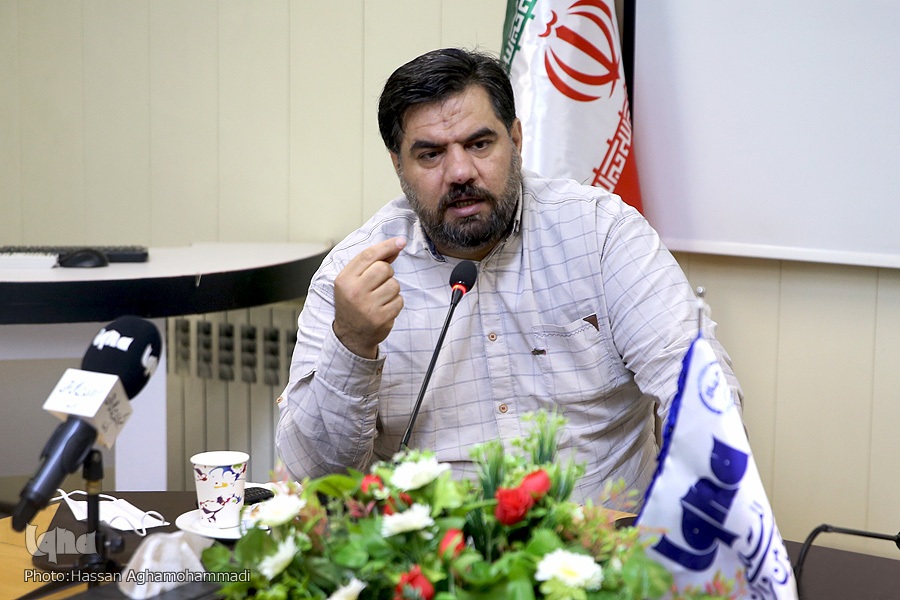 ارسال نشود/////دولت جهادی آری، جهاد دولتی خیر! / جهادگران از نفوذ جریان‌های سیاسی و انحرافی جلوگیری کنند / خوانده شد