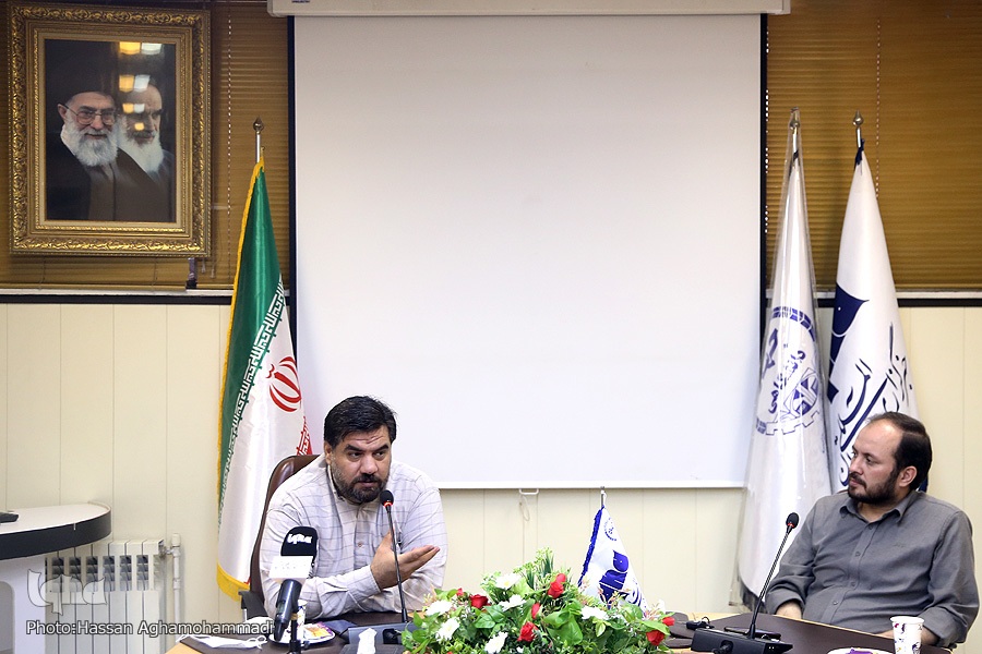 ارسال نشود/////دولت جهادی آری، جهاد دولتی خیر! / جهادگران از نفوذ جریان‌های سیاسی و انحرافی جلوگیری کنند / خوانده شد