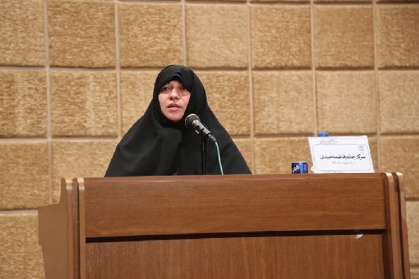 فاطمه امیدی، مدرس حوزه و دانشگاه در چهارمحال و بختیاری 