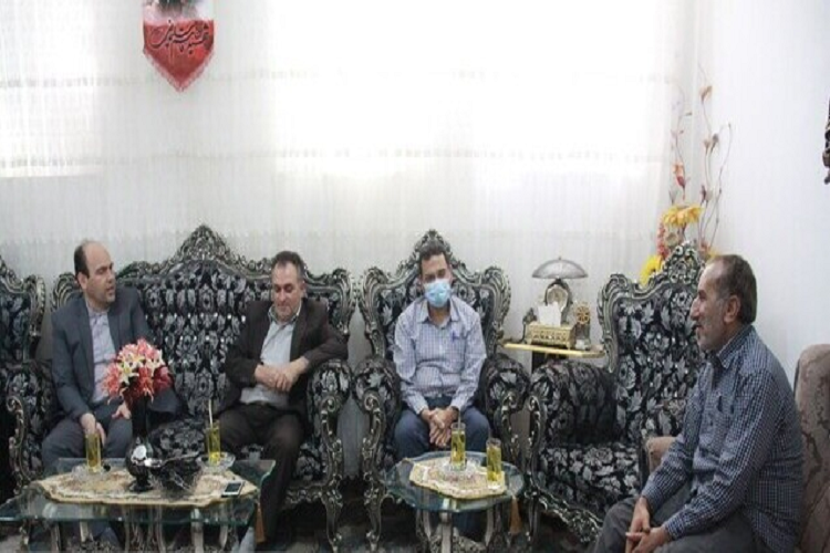 تجلیل جهاددانشگاهی سمنان از خانواده شهید مدافع حرم در سمنان
