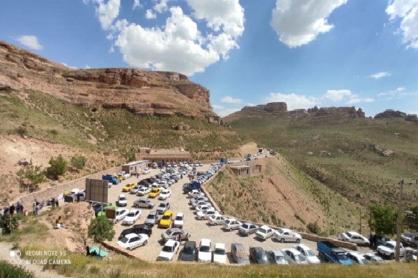 بازدید گردشگران از مناطق دیدنی کردستان
