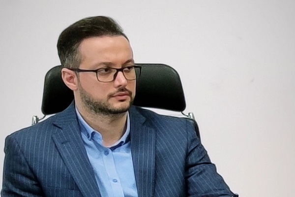 میلاد علیپور دبیر مجمع مشورتی نظام مسائل شهرستان رشت میلاد علیپور دبیر مجمع مشورتی نظام مسائل شهرستان رشت