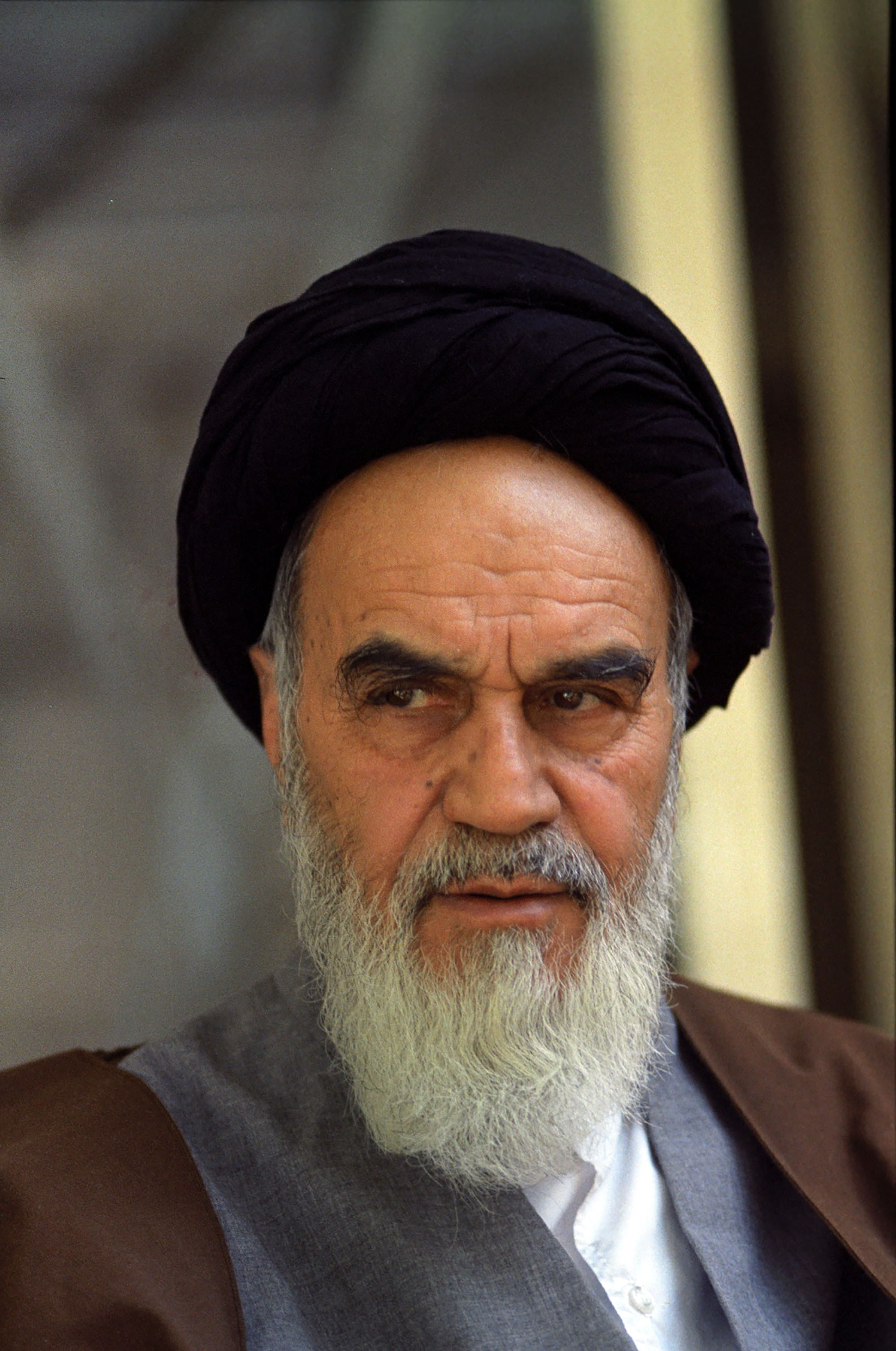 یک ریال هم بابت عکس امام خمینی (ره) روی اسکناس به من ندادند + صوت و عکس