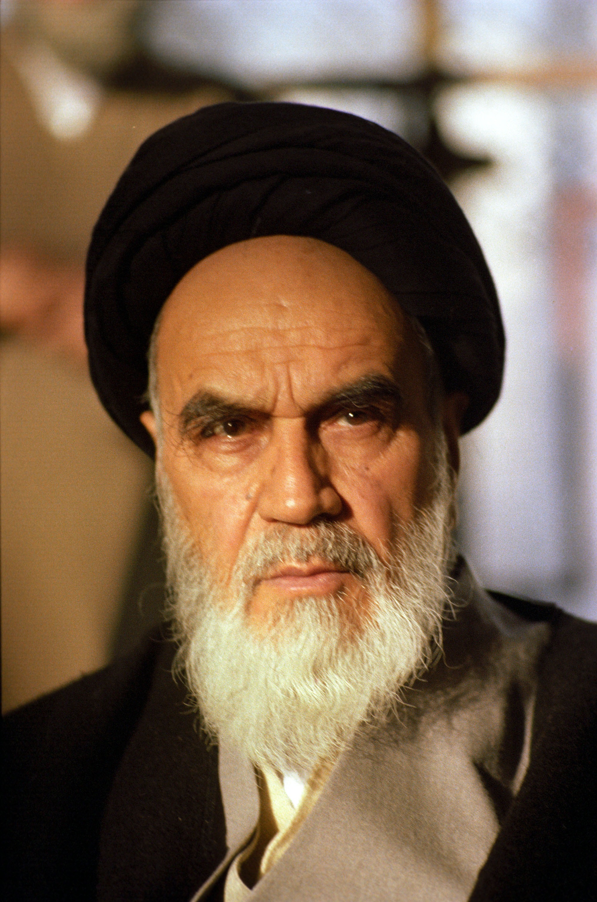 یک ریال هم بابت عکس امام خمینی (ره) روی اسکناس به من ندادند + صوت و عکس