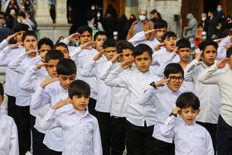 اجرای سرود سلام فرمانده در همدان