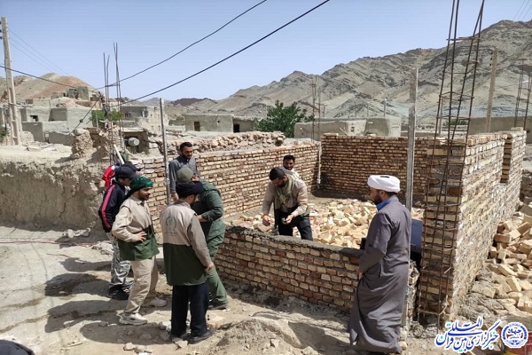 ارائه خدمت کانون طلاب هلال احمر بیرجند به روستاهای مرزی