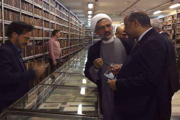 حسن ناظم، وزیر فرهنگ و گردشگری و آثار باستانی کشور عراق
