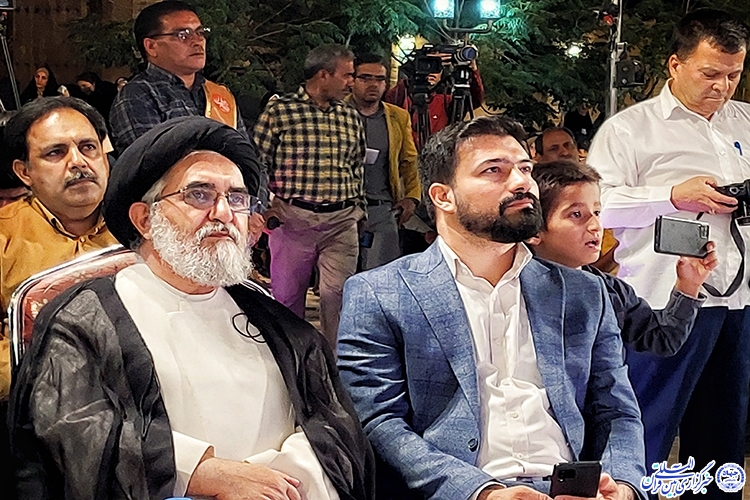 شاعران معارف اهل بیت(ع) را در قالب شعر گسترش دهند
