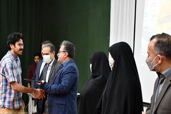 برگزیدگان جشنواره&zwnj;های قرآنی دانشگاه علوم پزشکی لرستان تجلیل شدند