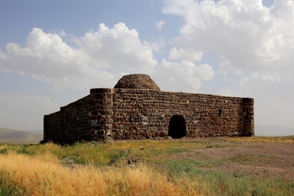 غار گلستان