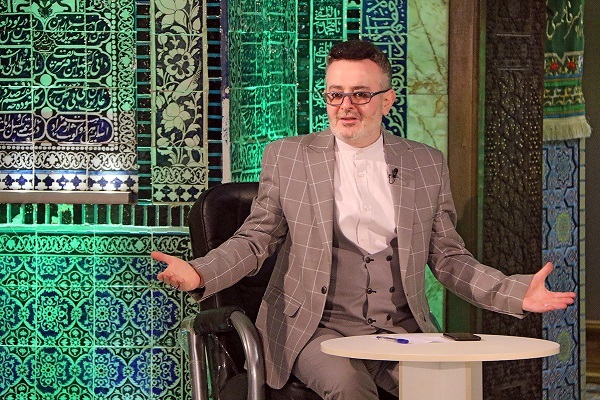 سیدمهدی تحویلدار مجری برنامه تسبیح سحر