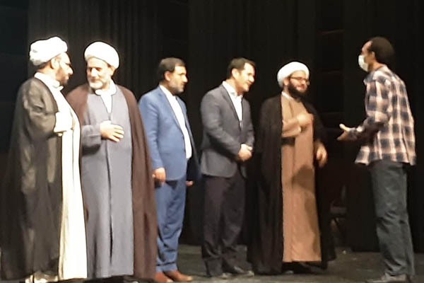 منتخبان جشنواره &laquo;تایپوگرافی القاب امام زمان(عج)&raquo; تجلیل شدند