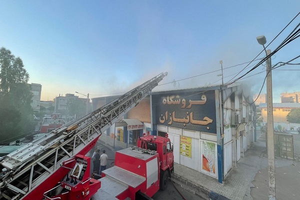 وقوع حریق در فروشگاهی در پردیسان قم