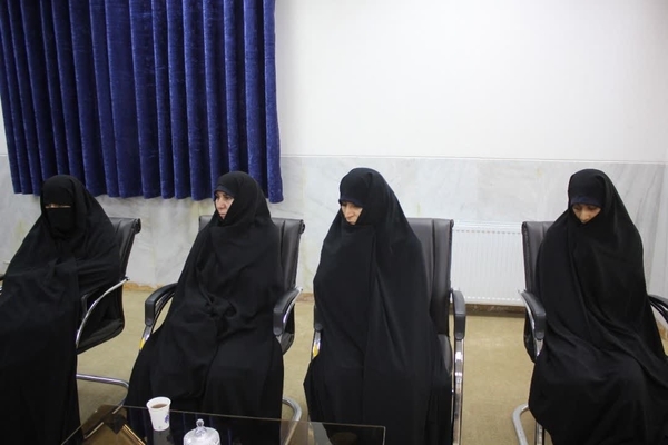 کارگاه&zwnj;های علمی مجازی در حوزه&zwnj;های علمیه خواهران راه&zwnj;اندازی شود