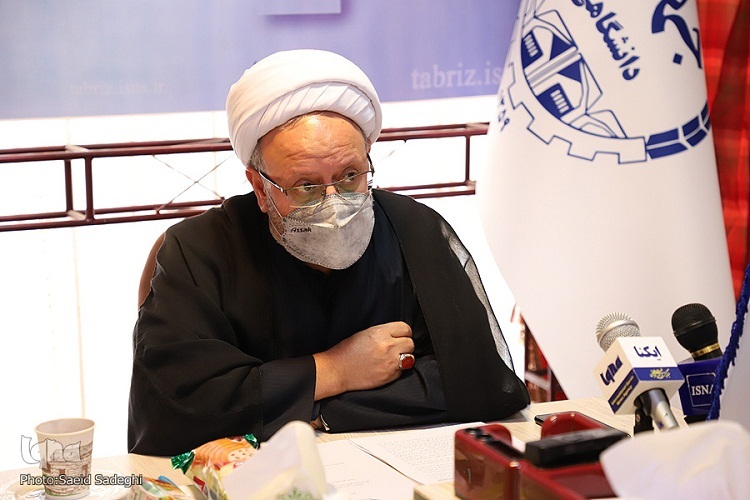 حجتت الاسلام اسکندری، رئیس شورای هماهنگی تبلیغات اذربایجان شرقی