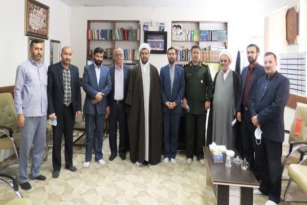 دیدار امام جمعه ملایر با رئیس آموزش پرورش