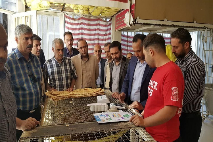 نصب دستگاه کارت&zwnj;خوان هوشمند در نانوایی&zwnj;آغاز نصب دستگاه کارت&zwnj;خوان هوشمند در نانوایی&zwnj;های تویسرکان