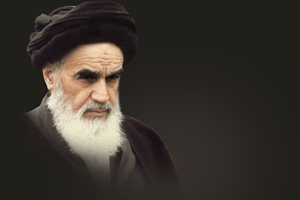 امام خمینی (ره) به ملت ایران عزت و کرامت بخشید
