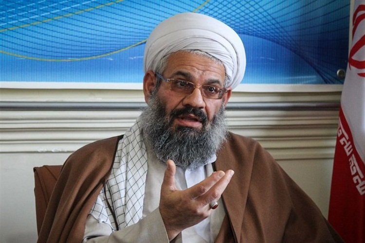 پزشکان و پرستاران فرماندهان خط مقدم مبارزه با کرونا هستند