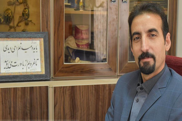 عزت درگاهی مسئول روابط عمومی اداره کل فرهنگ و ارشاد اسلامی لرستان