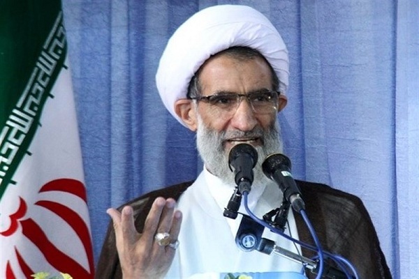  محمدعلی نکونام امام‌جمعه شهرکرد