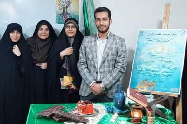 کارگاه روانشناسی «معمار رابطه» و تجلیل از دو زوج دانشجوی موفق گیلانی برگزار شد