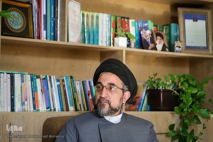 حجت&zwnj;الاسلام والمسلمین سیدمهدی حسینی مطلق، رئیس نهاد نمایندگی مقام معظم رهبری در دانشگاه فردوسی مشهد 