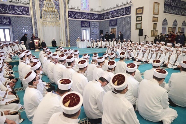 فیلم | جشن فارغ‌التحصیلی حافظان قرآن در «ترابزون» ترکیه