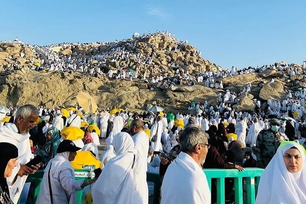خداوند با آیئن‌های عرفه و عید قربان امت را زیر سایه توحید جمع می‌کند
