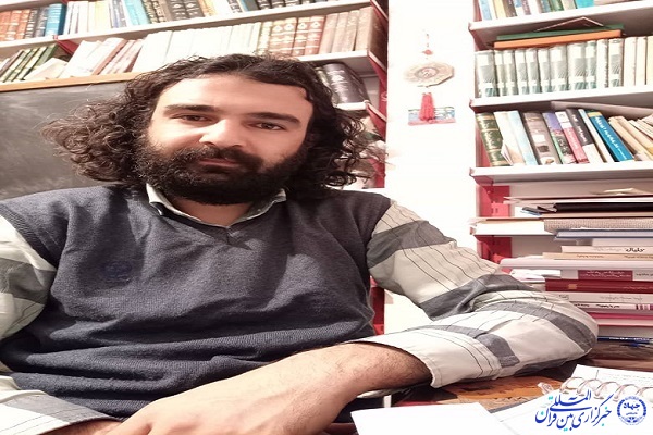 سعید گراوندی نویسنده کتاب قرآن و جهان&zwnj;های موازی
