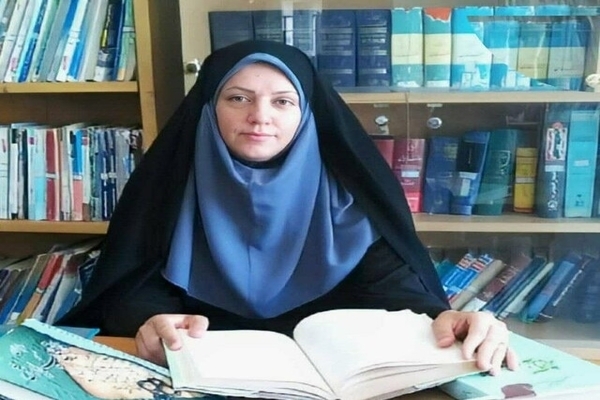 فریبا ولی&zwnj;پوری مدیرکل امور بانوان استانداری لرستان