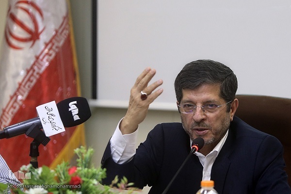 نمایش تصویری متمدنانه از ایران و پرچمداری انقلاب از ویژگی‌های خامه‌یار است