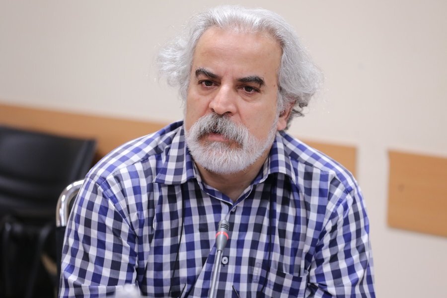 Naderi: سید باقر میرعبداللهی، معاون برنامه&zwnj;ریزی، پژوهش و فناوری اطلاعات نهاد کتابخانه&zwnj;های عمومی کشور