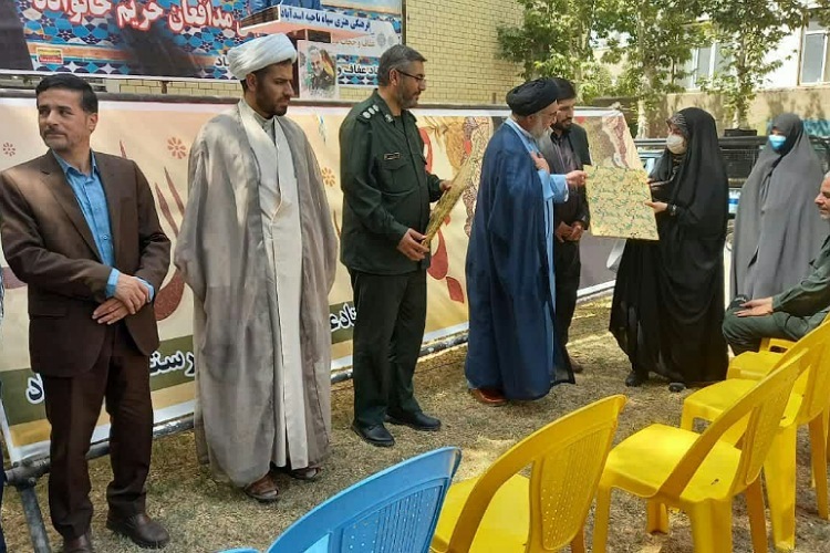 تجلیل بانوان نمونه عفاف و حجاب اسدآباد