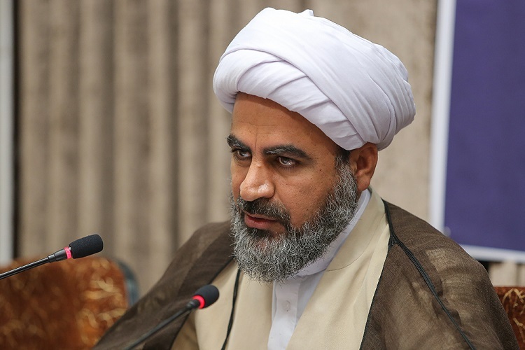 حجت‌الاسلام‌ والمسلمین جواد اسماعیل‌نیا، مدیر حوزه‌های علمیه خواهران استان هرمزگان