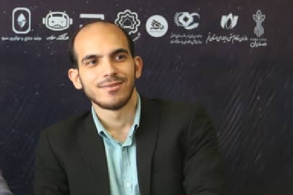 حسن حسینعلیپور، مدیر شرکت دانشبنیان روبرد حسن حسینعلیپور، مدیر شرکت دانشبنیان روبرد