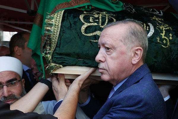 حضور رجب طیب اردوغان در مراسم تشییع شیخ افندی