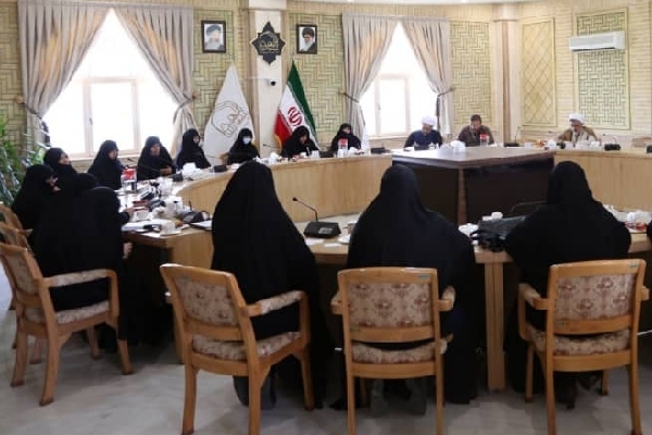 نشست هم&zwnj;اندیشی اعضای شورای بانوان مجمع هماهنگی نیروهای جبهه انقلاب استان قم 