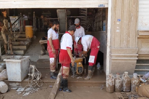 امداد رسانی به روستای سیل زده کرمان